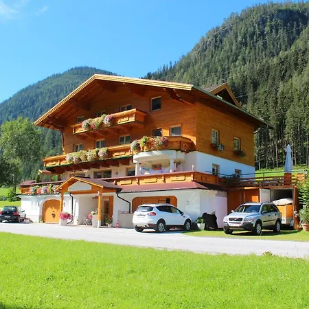 Schnell Apartment *